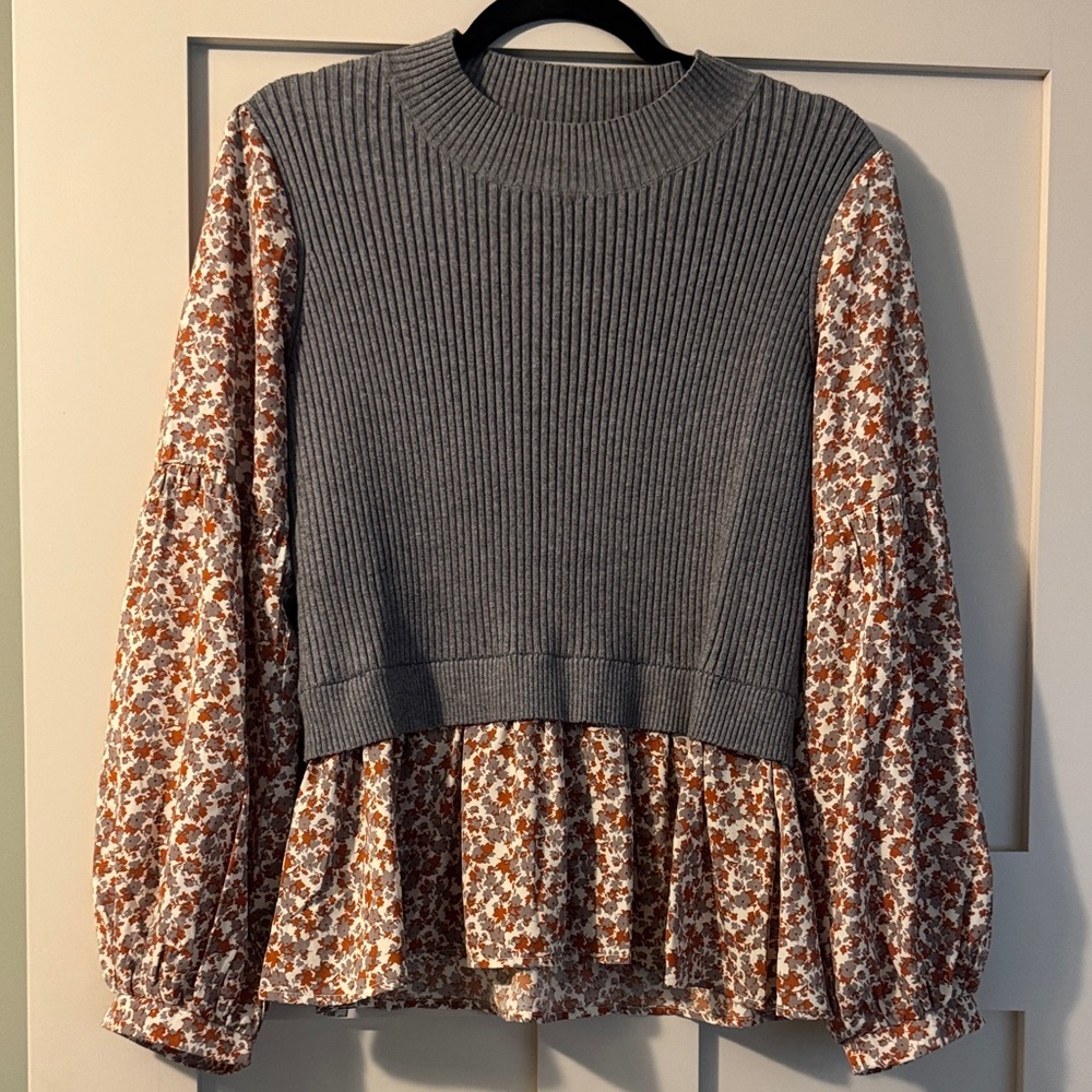 THML Gray and Floral Women's Top